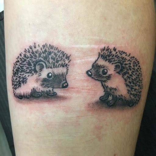 Tatouage Hérisson Mignon