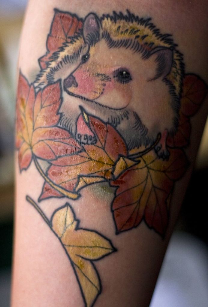 Tatouage Hérisson Feuilles D'Automne