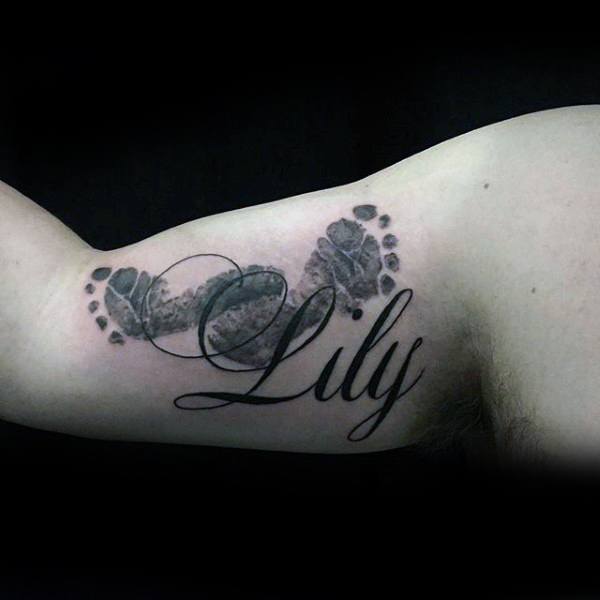 tatouages-empreintes-de-pied-de-bras-biceps-lily-mens