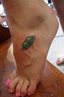 Tatouage de cosse de pois à pied