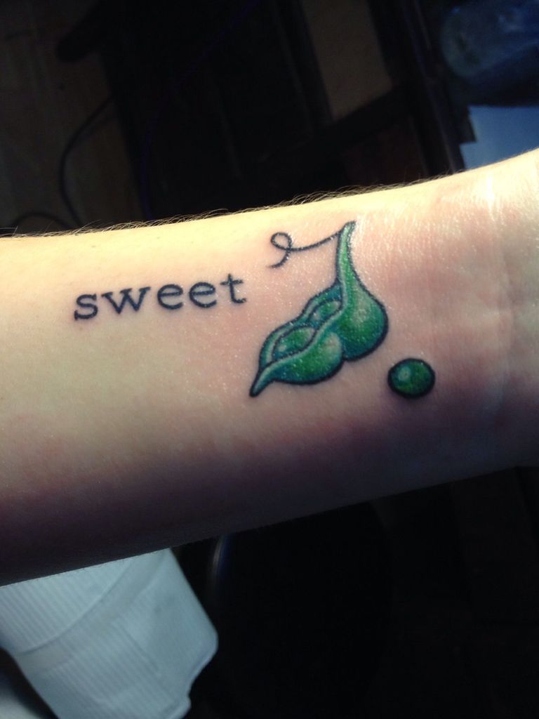 Peas Pod Tattoo au poignet pour femme